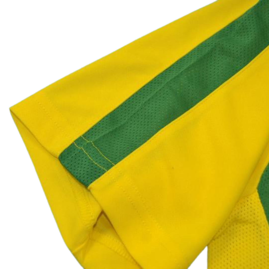Camisa Retrô Brasil Home Copa do Mundo Versão 2002 "Ronaldinho" N°.11