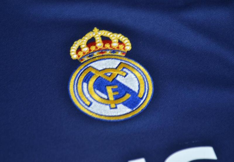 Camisa Real Madrid Manga Longa 03/04 - Versão Retrô "Beckham" Nº 23