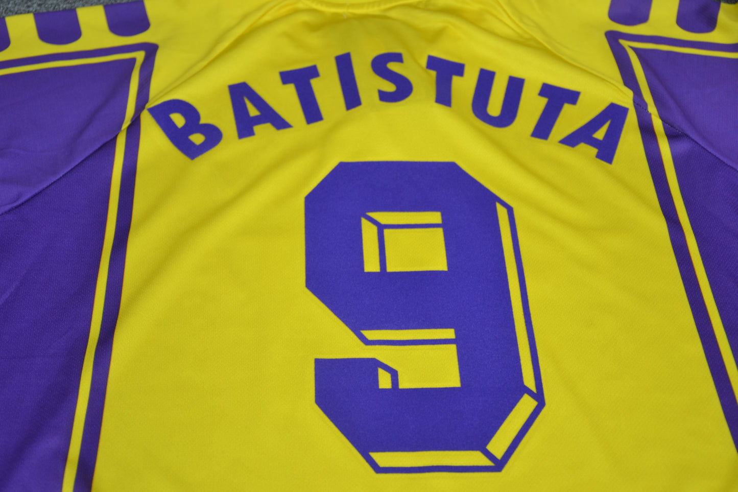 Camisa Retrô Fiorentina Third UCL Versão 99/00 "Batistuta" N°.9