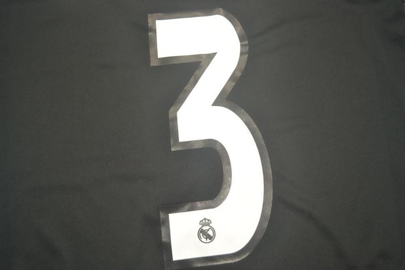 Camisa Real Madrid Away 04/05 - Versão Retrô "R.Carlos" Nº 3