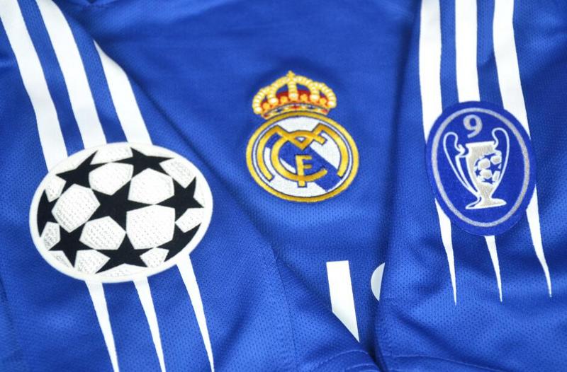 Camisa Real Madrid Manga Longa 04/05 - Versão Retrô "Beckham" Nº 23