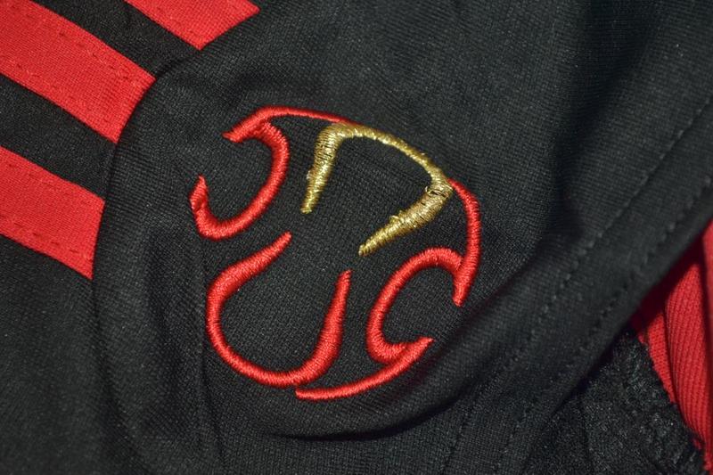 Camisa Retrô Milan Home UCL Versão 06/07 "Ronaldo" N°.99