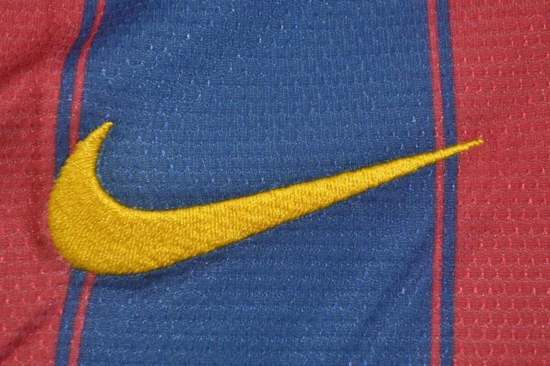 Camisa Barcelona Home 09/10 - Versão Retrô "Xavi" Nº 6