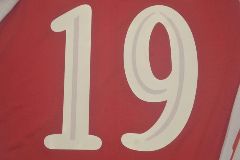 Camisa Arsenal Manga Longa 11/12 - Versão Retrô "Wilshere" Nº 19
