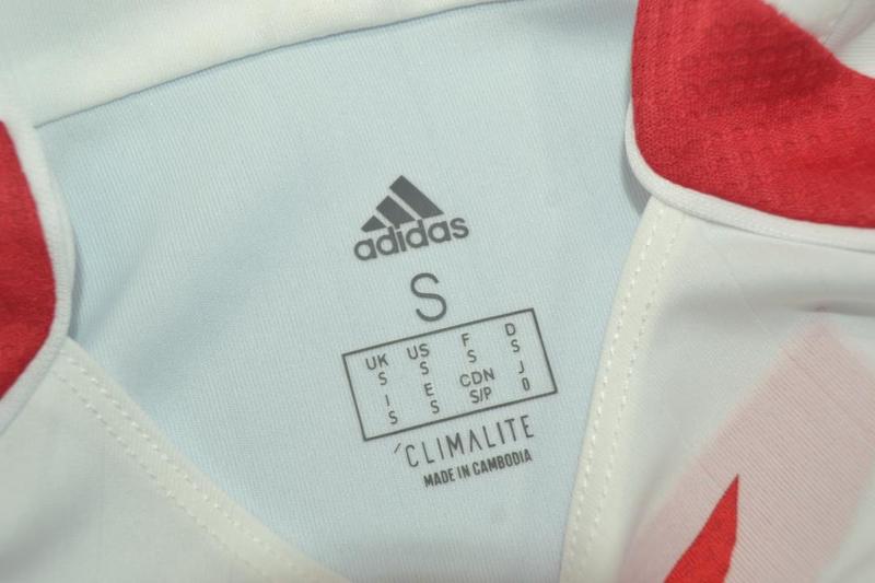 Camisa Retrô França Final Copa do Mundo Versão 2006 "Trezeguet" N°20