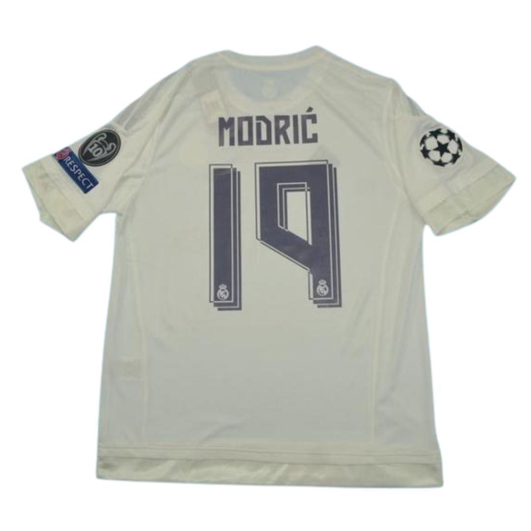 Camisa Real Madrid Home 15/16 - Versão Retrô "Modric" Nº 19