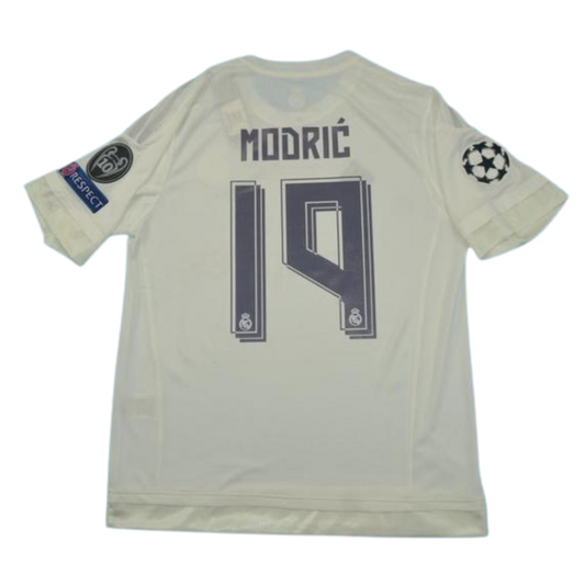 Camisa Real Madrid Home 15/16 - Versão Retrô "Modric" Nº 19