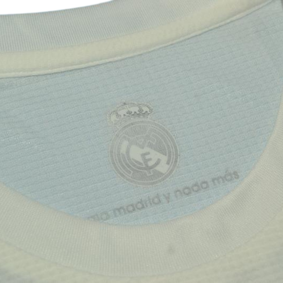 Camisa Real Madrid Home 15/16 - Versão Retrô "Modric" Nº 19