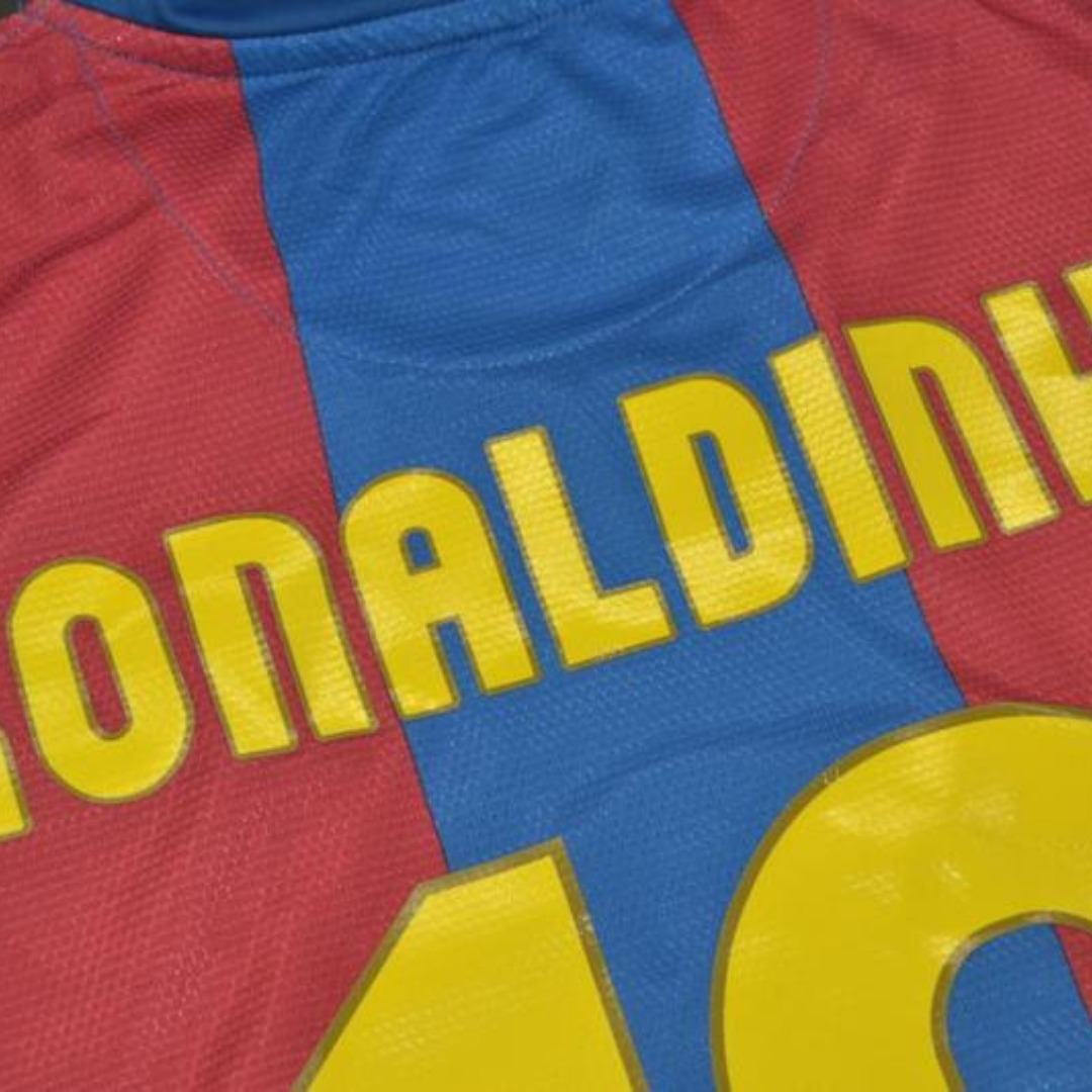 Camisa Barcelona Manga Longa 07/08 - Versão Retrô "Ronaldinho" Nº 10