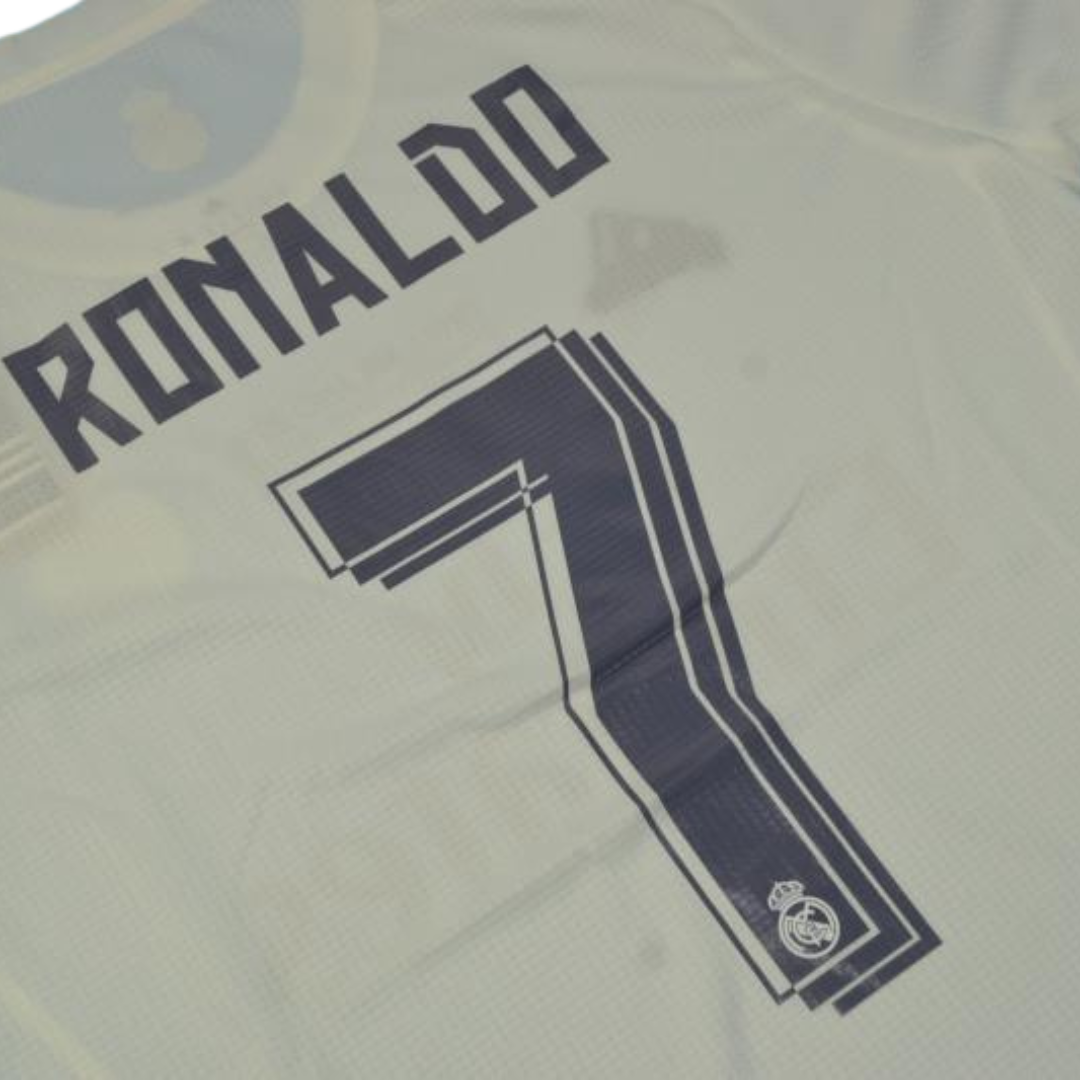 Camisa Real Madrid Home 15/16 - Versão Retrô "Cristiano Ronaldo" Nº 7
