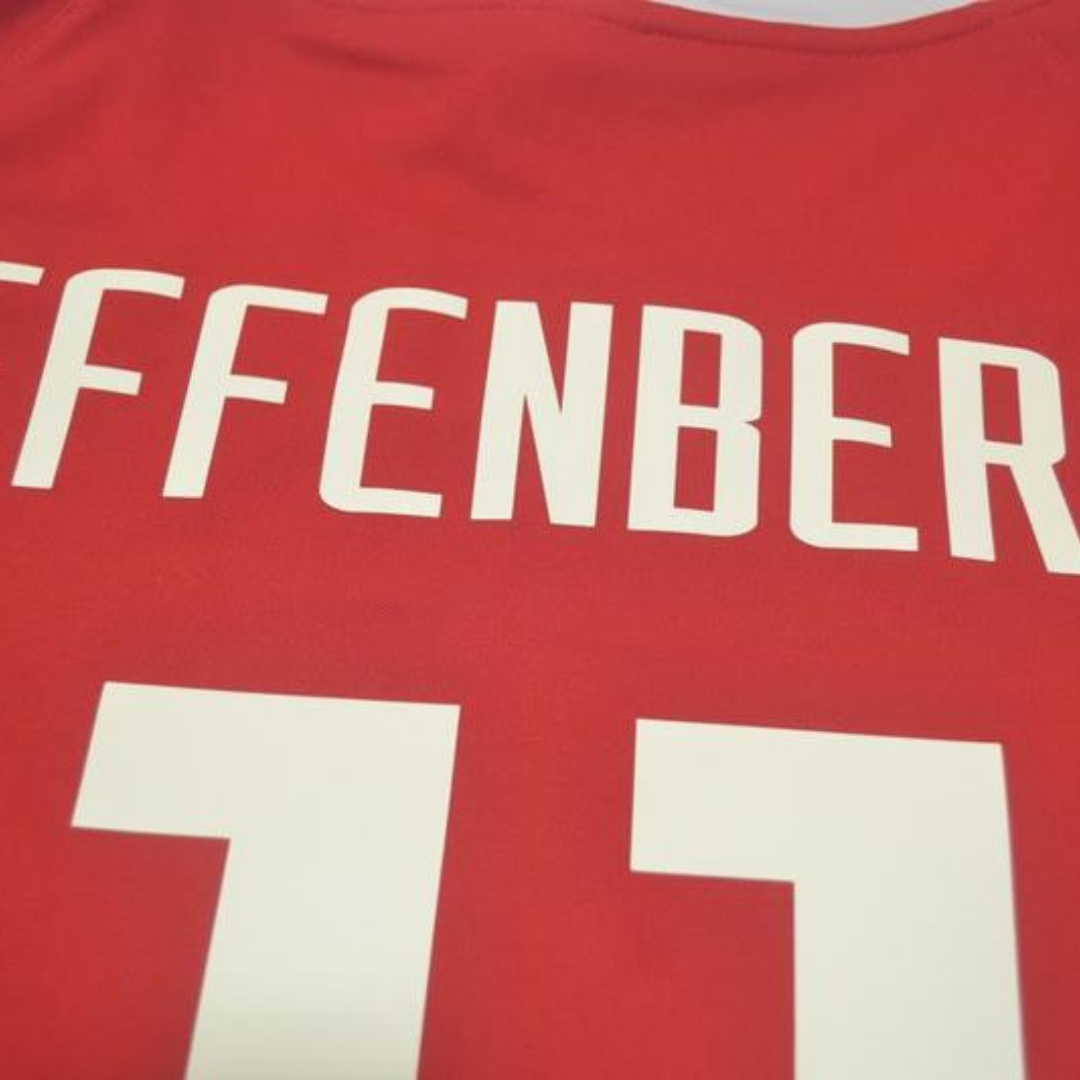Camisa Bayern de Munique Home 00/01 - Versão Retrô "Effenberg" N° 11