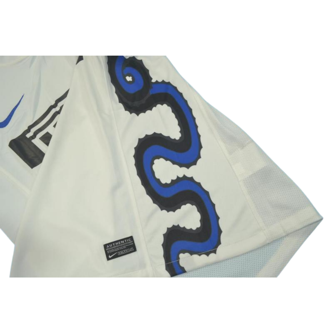 Camisa Retrô Inter de Milão Away  UCL Versão 10/11 "Milito" N°.22