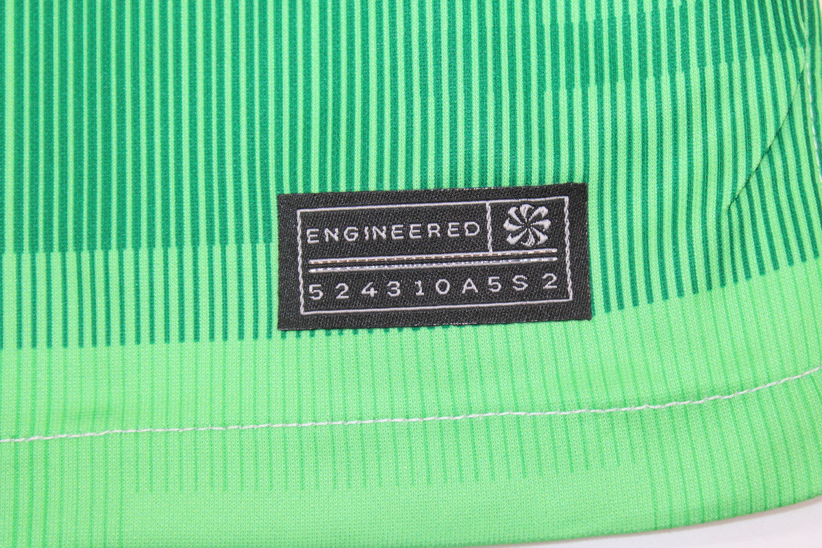Camisa Liverpool Third Away 23/24 - Versão Retrô "Luis Díaz" Nº 7
