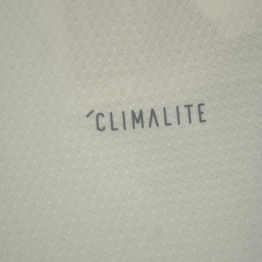 Camisa Real Madrid Home 18/19 - Versão Retrô "Victor Hugo" Nº 7