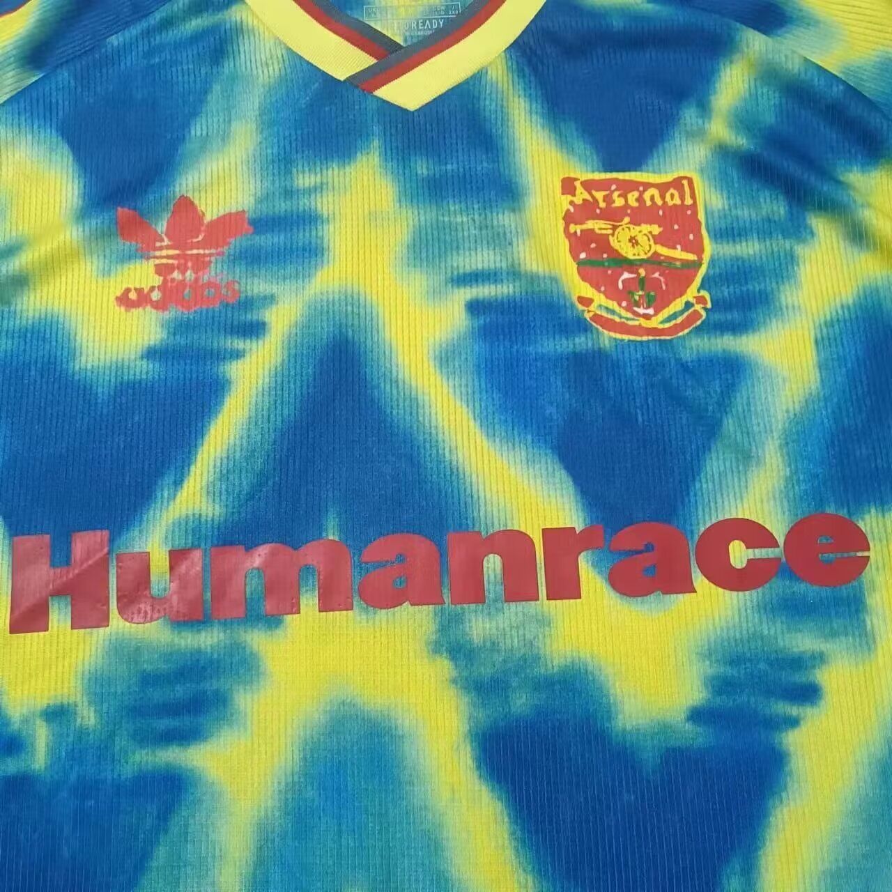 Camisa Arsenal Human Race 2020 - Versão Retrô