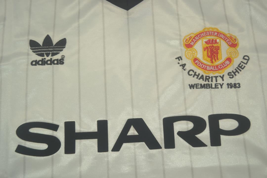 Camisa Manchester United FA Cup Final 1983 - Versão Retrô Nº 3