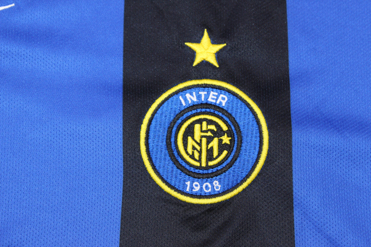 Camisa Retrô Inter de Milão Home Serie A Versão 04/05 "Adriano" N°.10