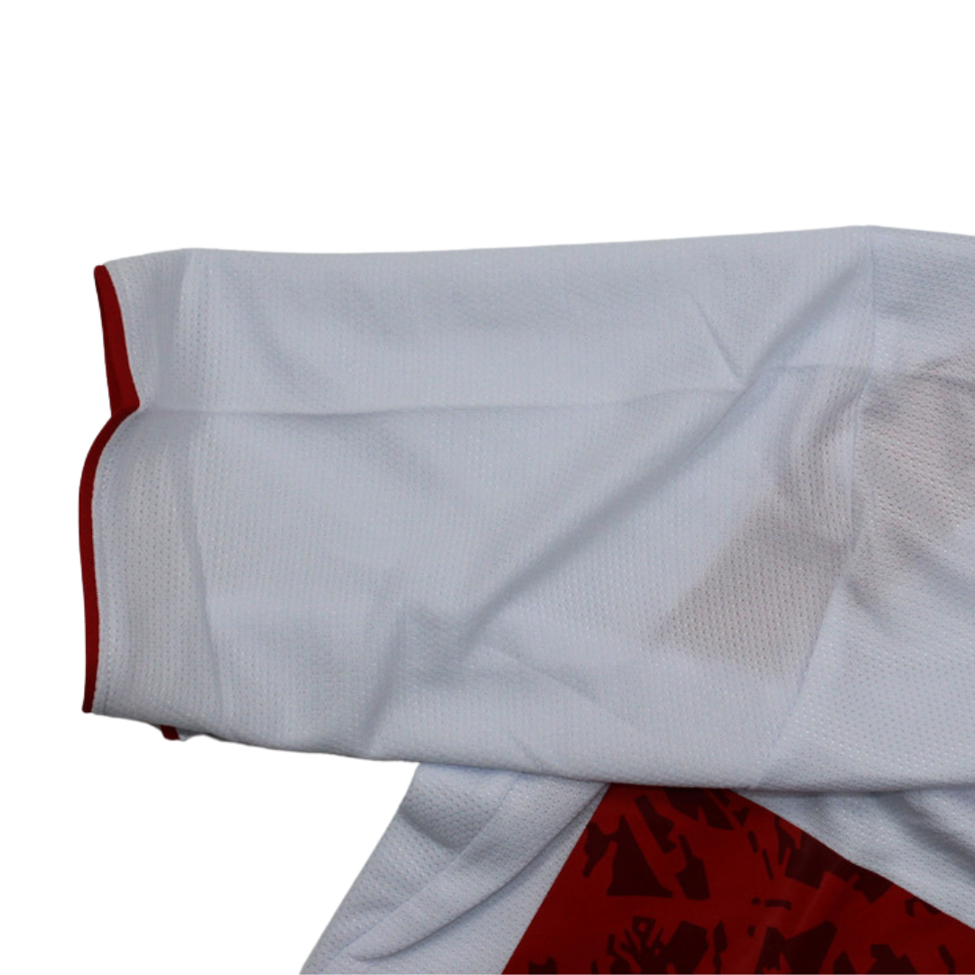 Camisa Retrô VfB Stuttgart Home 06/07 "Connor" N°.44