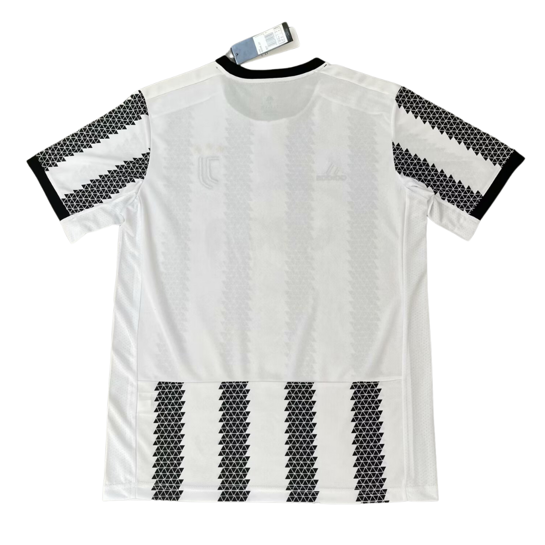 Camisa Retrô Juventus Home 22/23