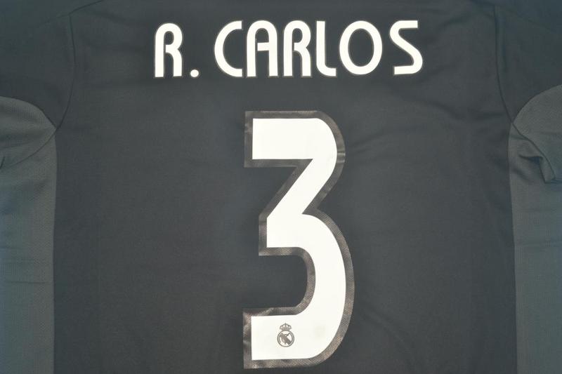 Camisa Real Madrid Away 04/05 - Versão Retrô "R.Carlos" Nº 3