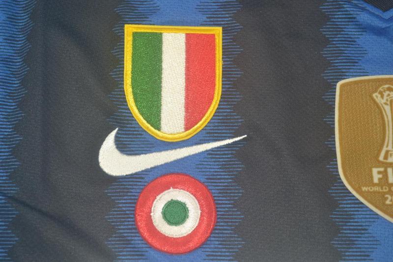 Camisa Retrô Inter de Milão Home UCL Versão 10/11 "Chivu" N°.26