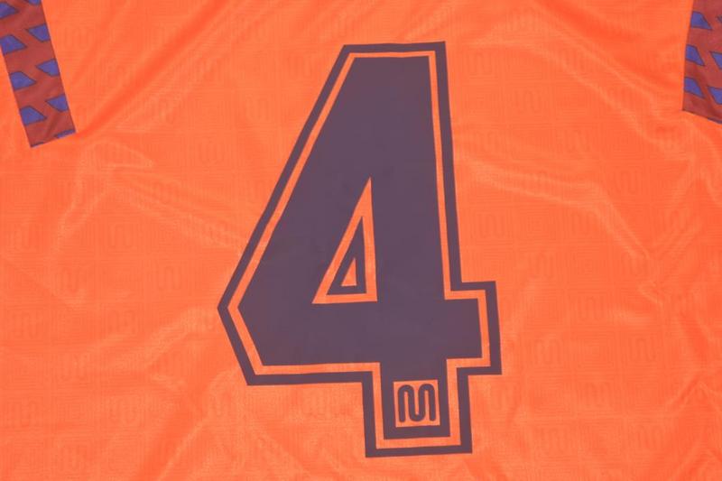 Camisa Barcelona Away 92/93 - Versão Retrô "Koeman" Nº 4