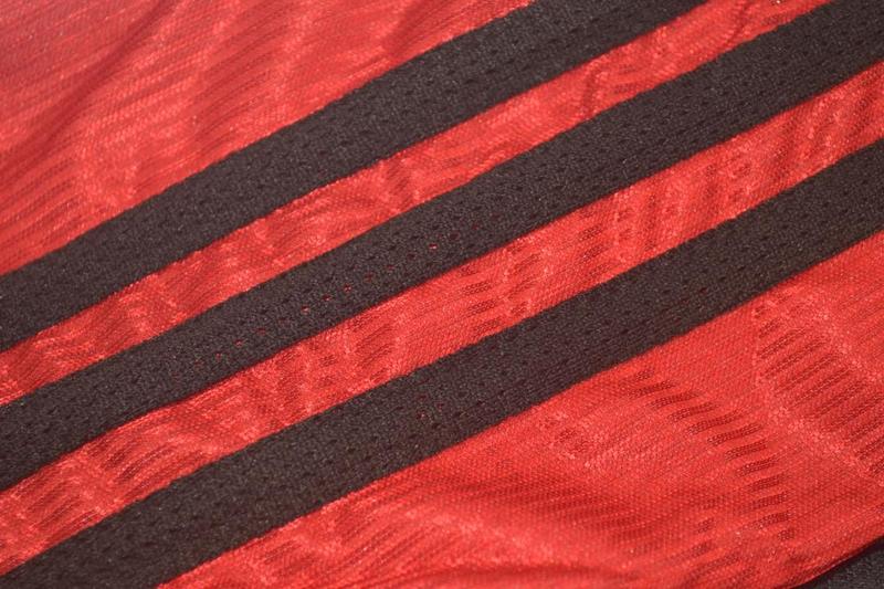Camisa Retrô Milan Home 98/00 "Shevchenko" N°.7