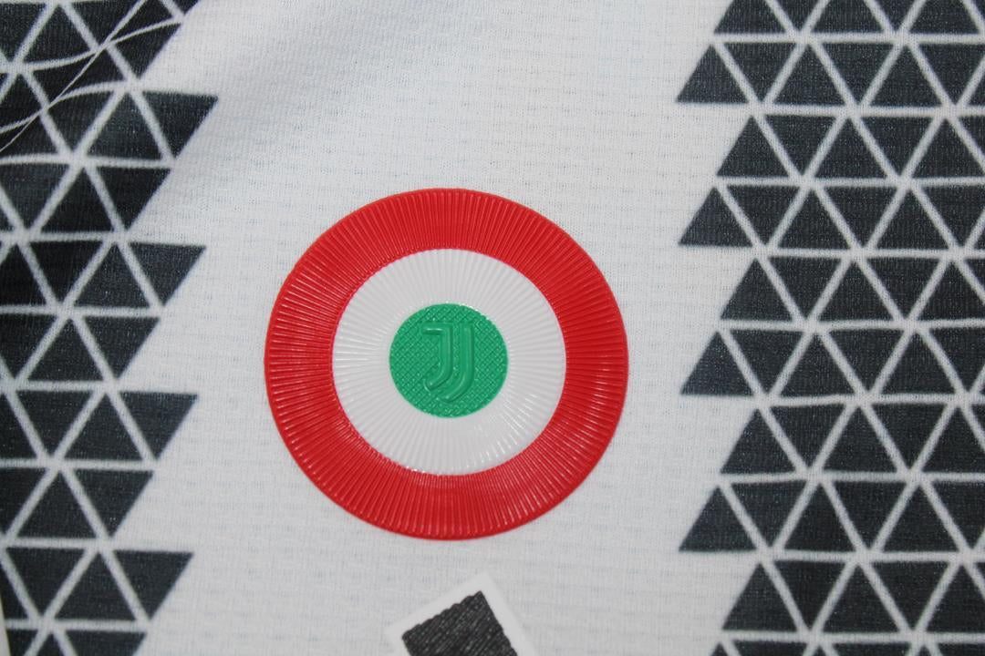Camisa Retrô Juventus Home Chiellini Last Jogo Versão 22/23 "Dybala" N°.10
