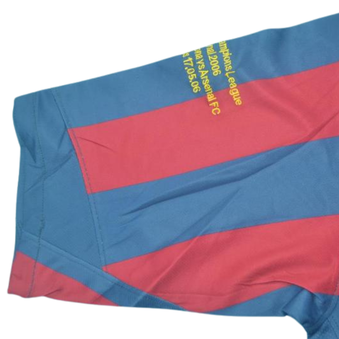 Camisa Barcelona Home 2006 - Versão Retrô "Ronaldinho" Nº 10