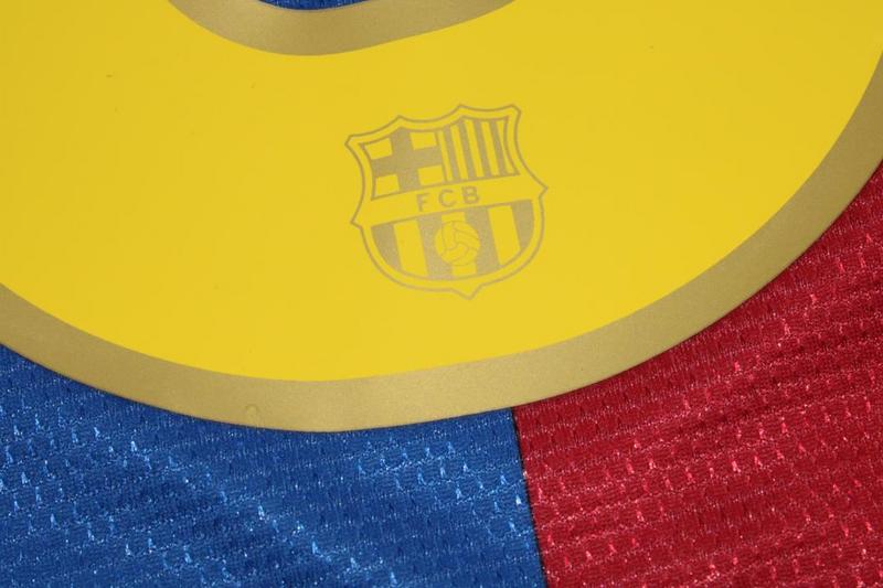 Camisa Barcelona Home 07/08 - Versão Retrô "Ronaldinho" Nº 10