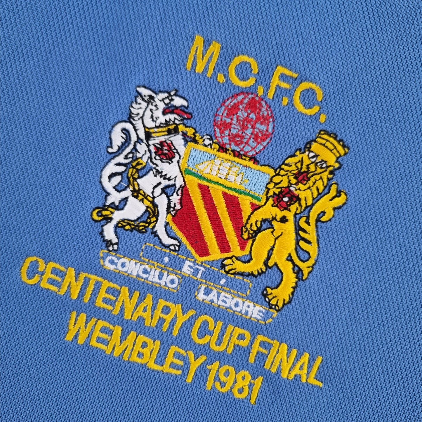 Camisa Manchester City Centenário Cup Final 1981 - Versão Retrô
