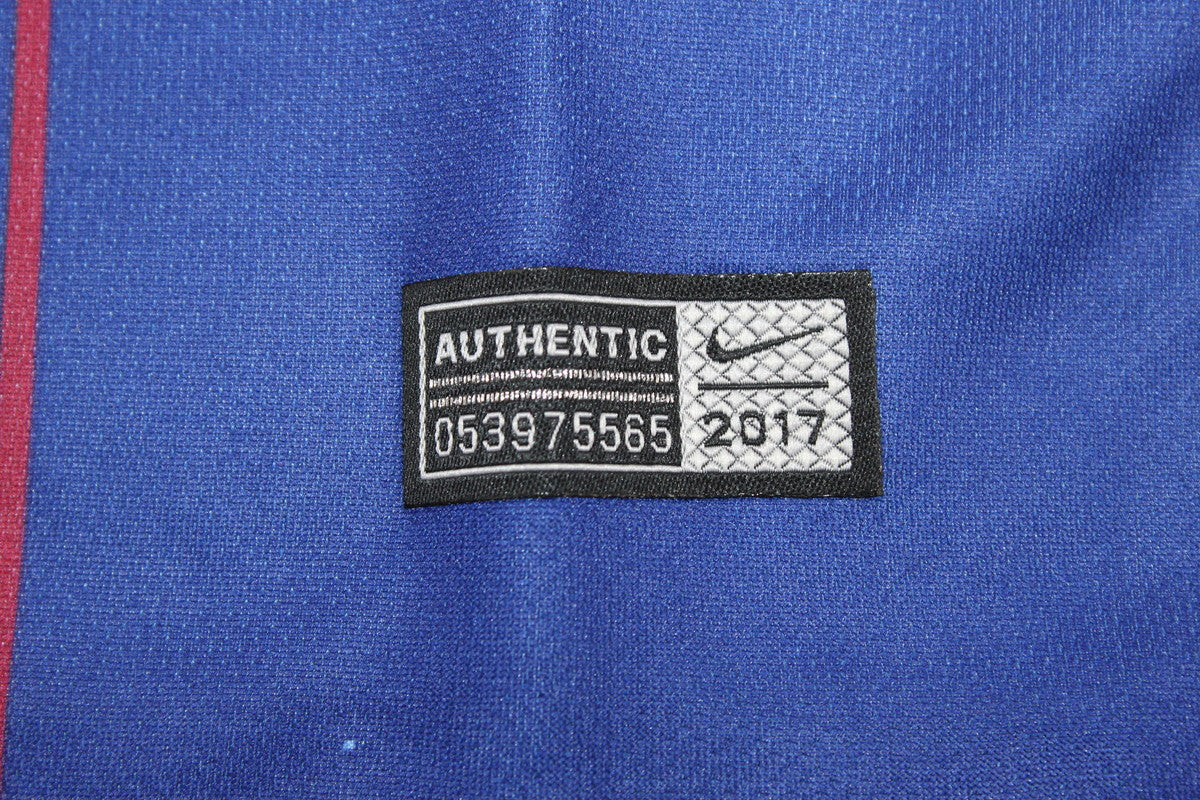Camisa Barcelona Home 17/18 - Versão Retrô "A.Iniesta" Nº 8