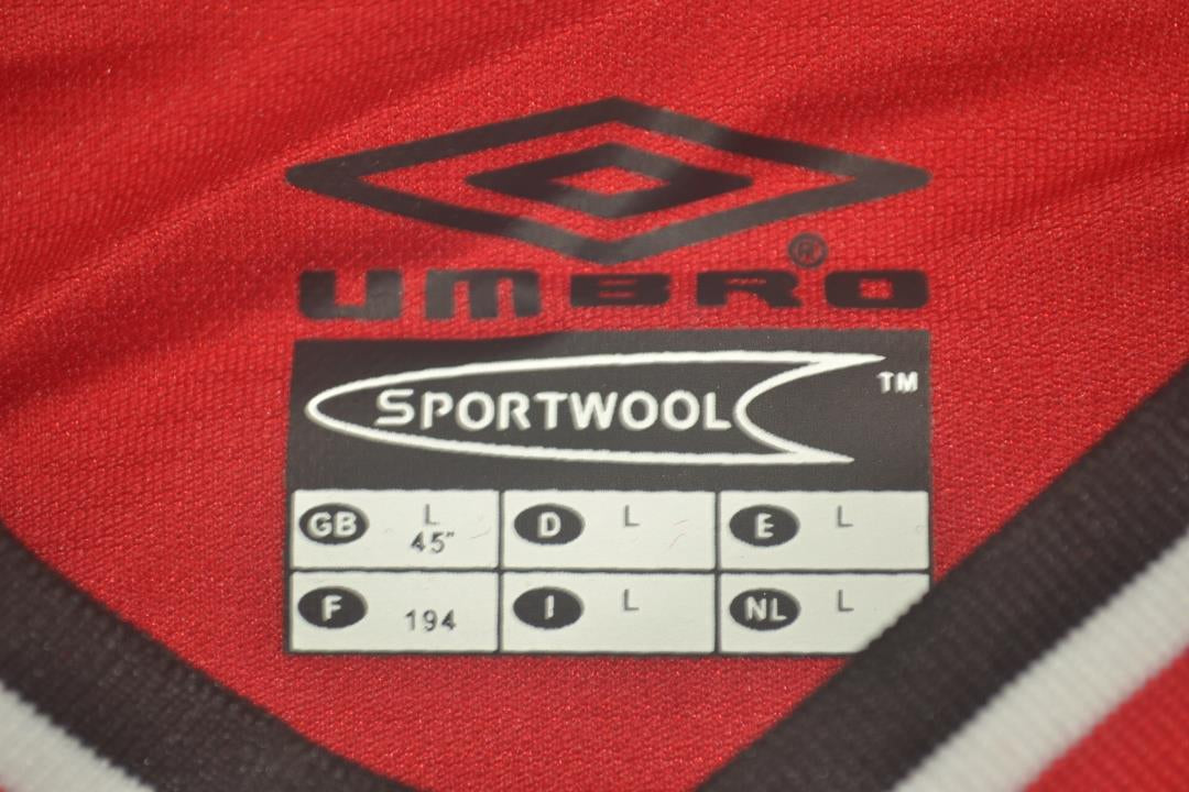 Camisa Manchester United Home 00/02 - Versão Retrô "Veron" Nº 4