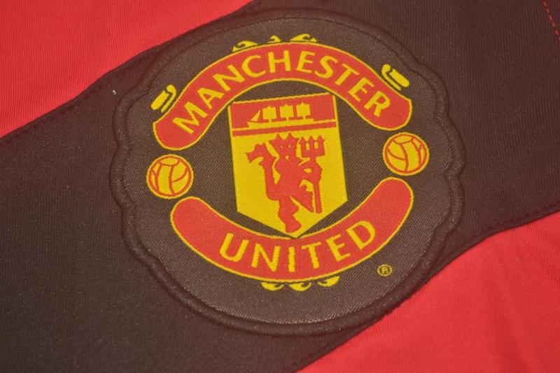 Camisa Manchester United Home 09/10 - Versão Retrô "Valencia" Nº 25