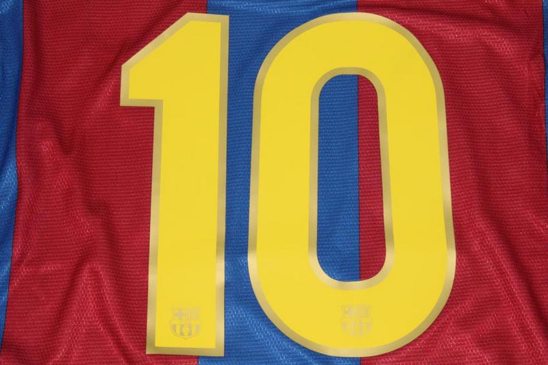 Camisa Barcelona Home 07/08 - Versão Retrô "Ronaldinho" Nº 10