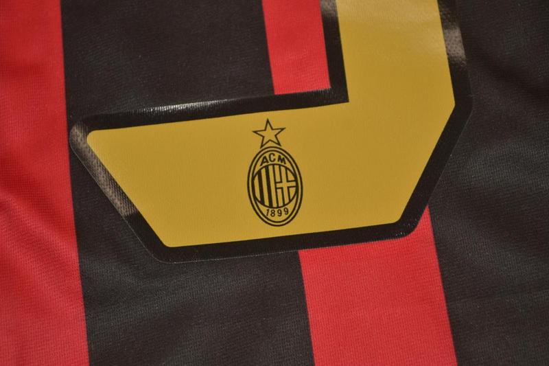Camisa Retrô Milan Home UCL Versão 06/07 "Ronaldo" N°.99