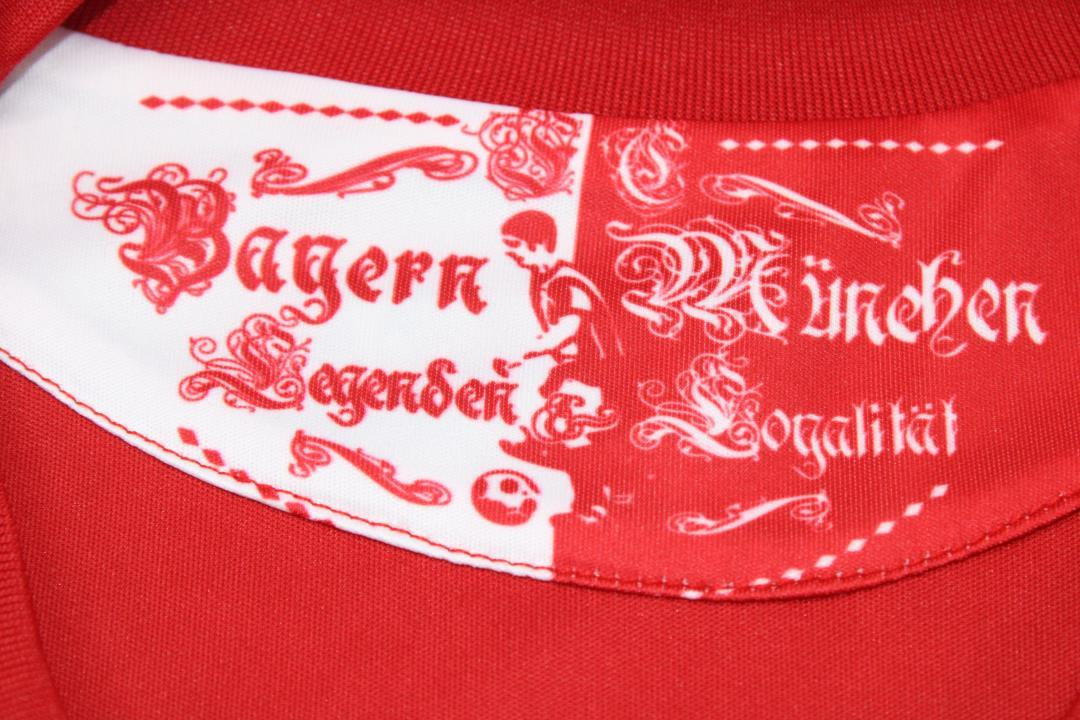 Camisa Bayern de Munique Home 10/11 - Versão Retrô "Robben" N° 10