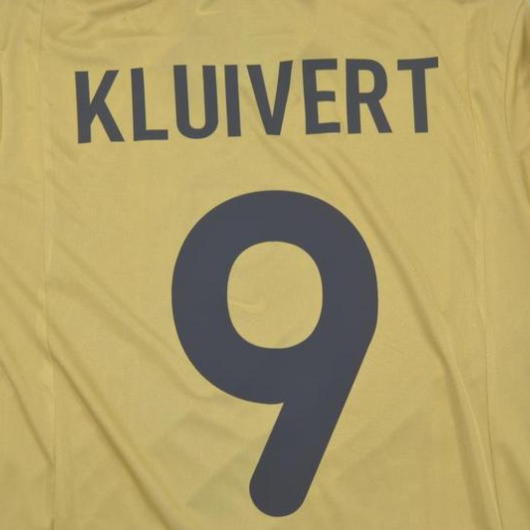 Camisa Barcelona Away 01/02 - Versão Retrô "Kluivert" Nº 9