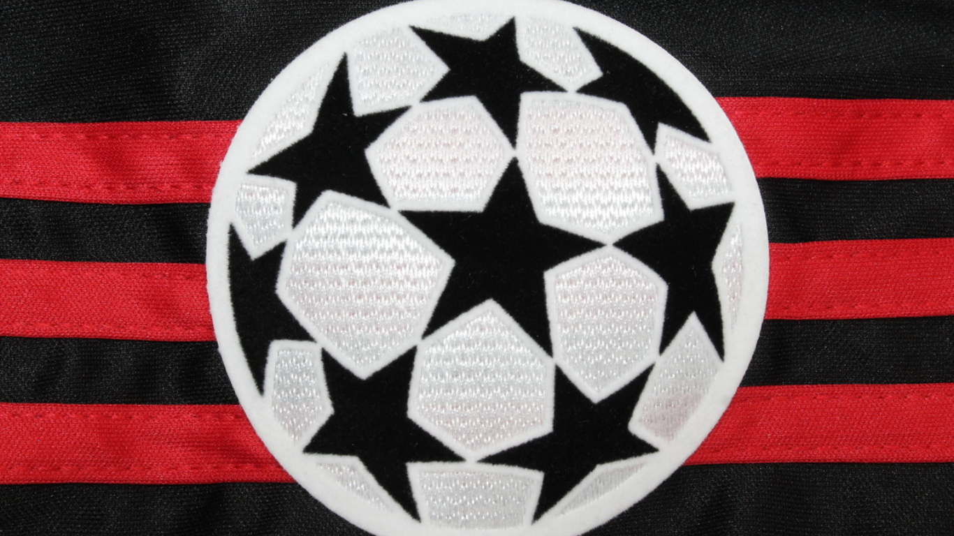 Camisa Retrô Milan Third  UCL Versão 00/01 "ondo" N°.5