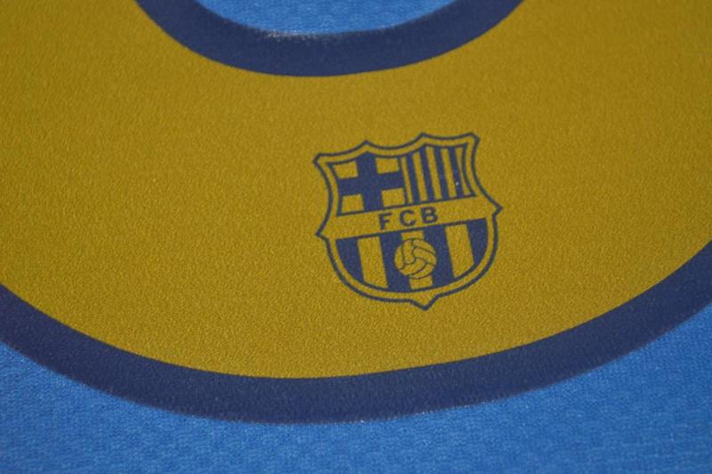 Camisa Barcelona Manga Longa 06/07 - Versão Retrô "Ronaldinho" Nº 10