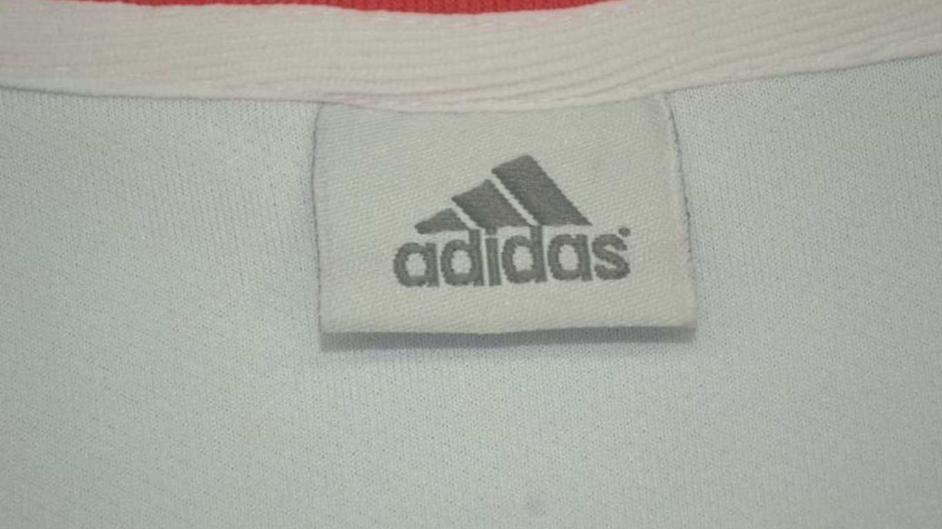 Camisa Retrô Milan UCL Final 02/03 "Maldini" N°.3