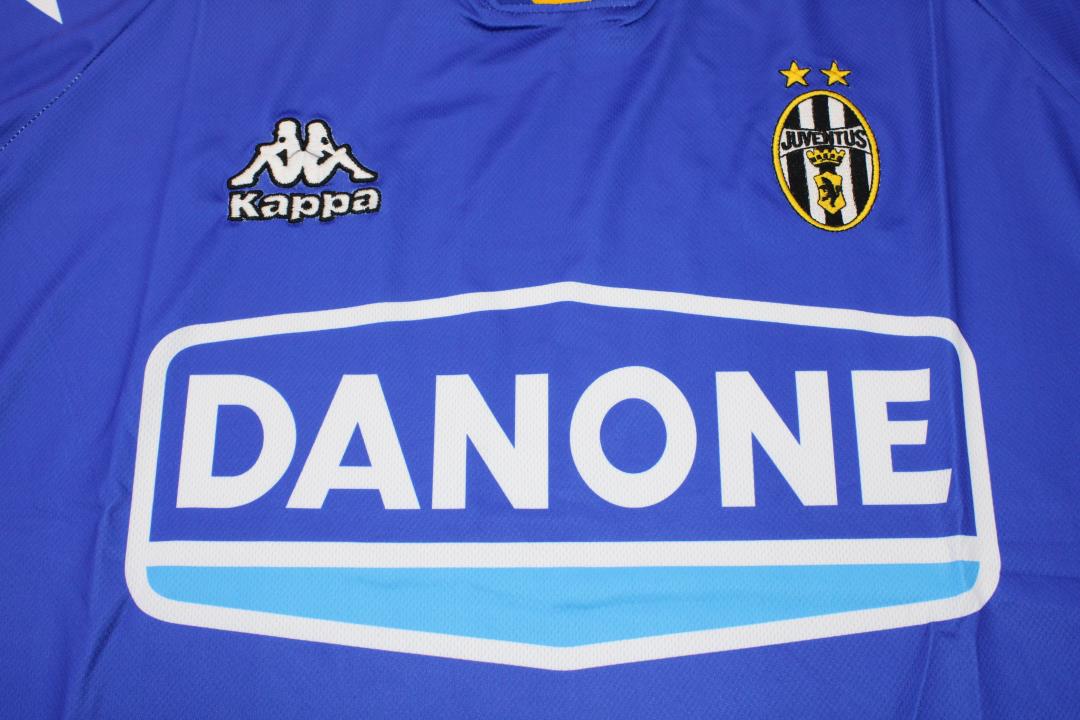 Camisa Retrô Juventus Away 94/95 N°.17