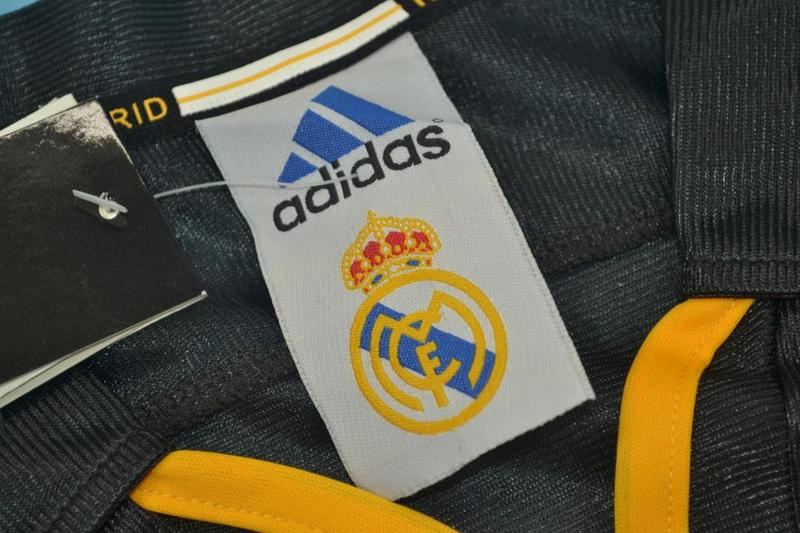 Camisa Real Madrid Away 99/00 - Versão Retrô "R.Carlos" Nº 3