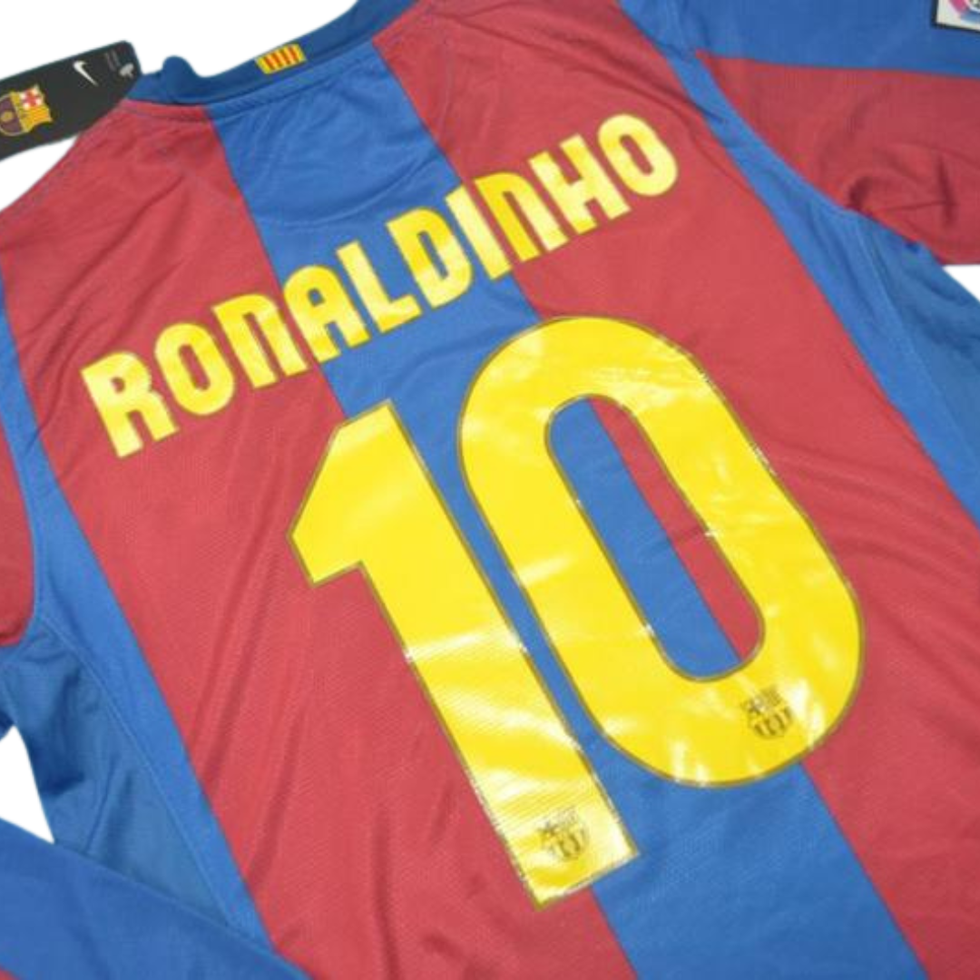 Camisa Barcelona Manga Longa 07/08 - Versão Retrô "Ronaldinho" Nº 10