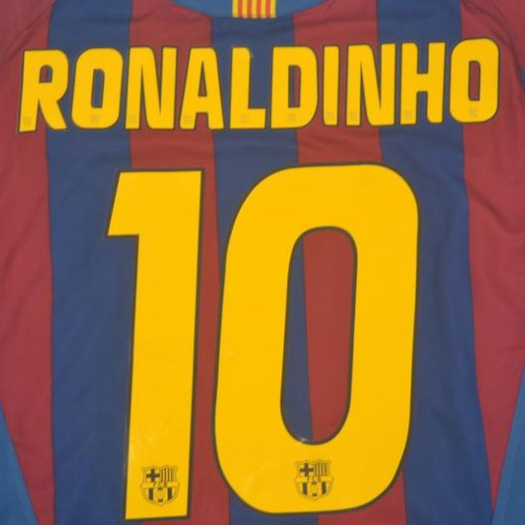 Camisa Barcelona Home 05/06 - Versão Retrô "Ronaldinho" Nº 10