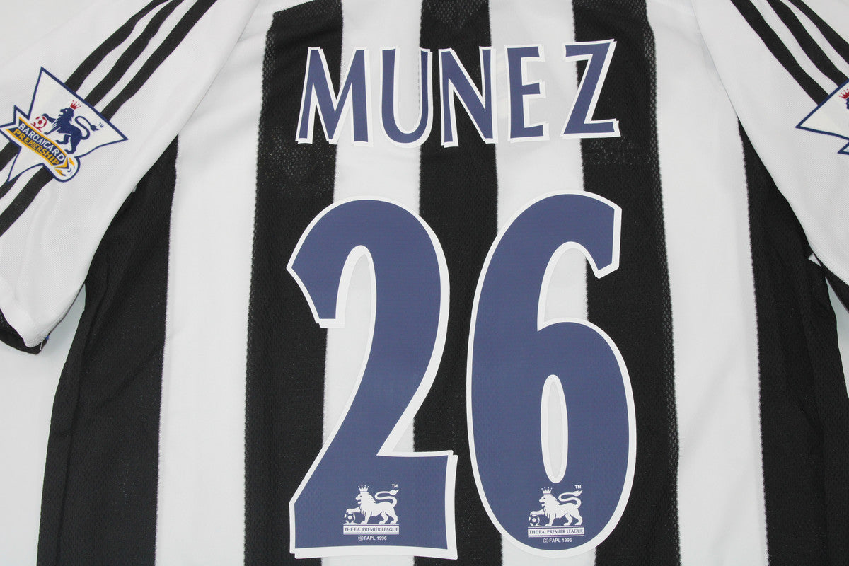 Camisa Newcastle United Home 03/05 - Versão Retrô "Munez" Nº 26