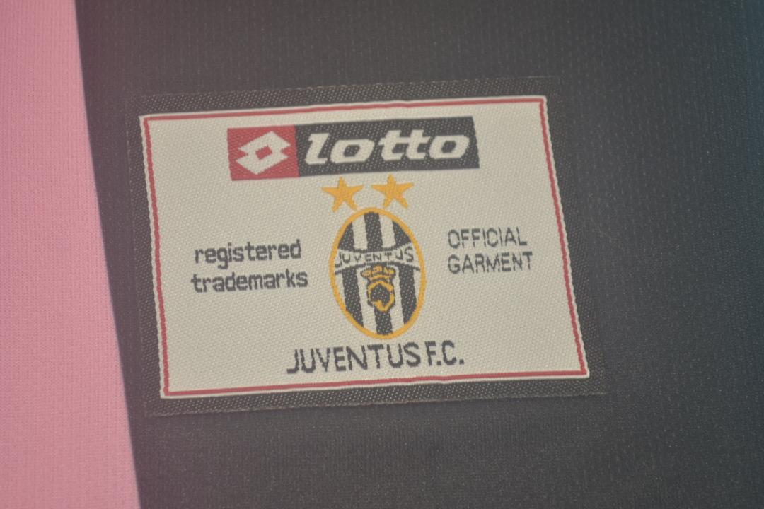 Camisa Retrô Juventus   02/03