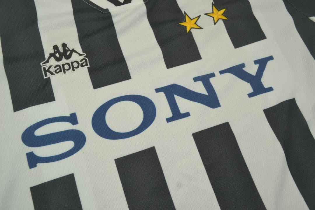 Camisa Retrô Juventus Home 96/97 "Zidane" N°.21