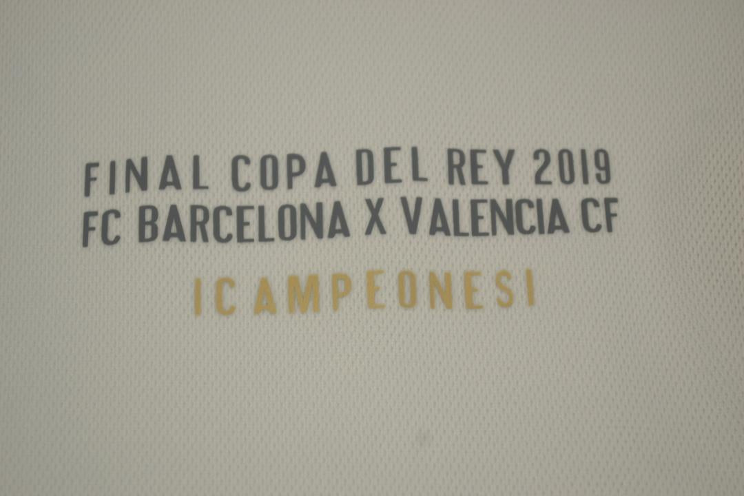 Camisa Valencia Home 18/19 - Versão Retrô