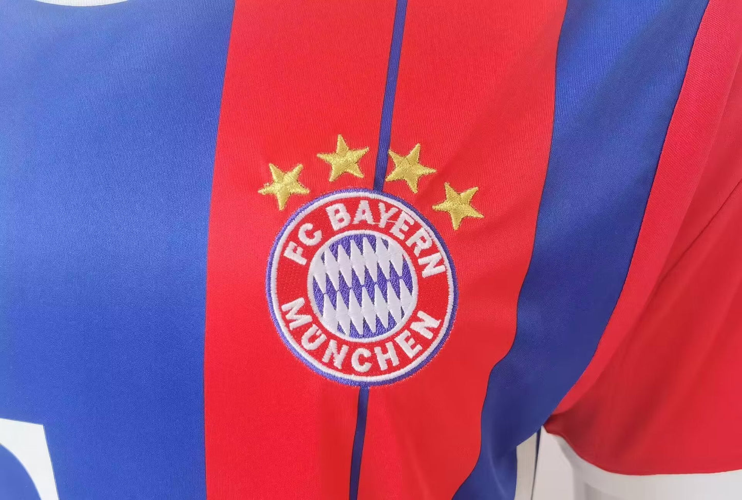 Camisa Bayern de Munique Home 14/15 - Versão Retrô "Kroos" N° 39